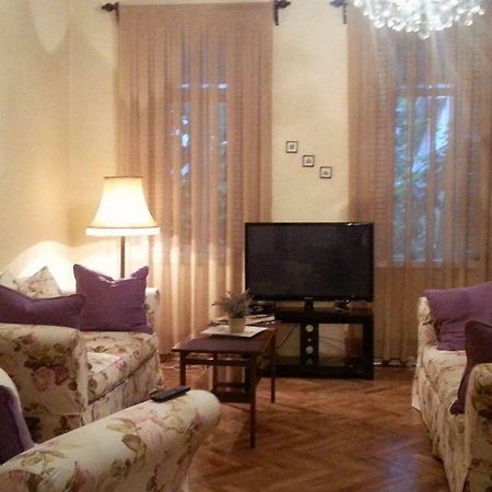 Marinas Guesthouse Kobuleti ภายนอก รูปภาพ