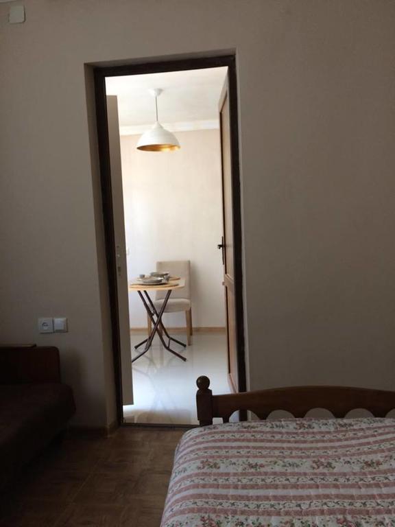 Marinas Guesthouse Kobuleti ภายนอก รูปภาพ