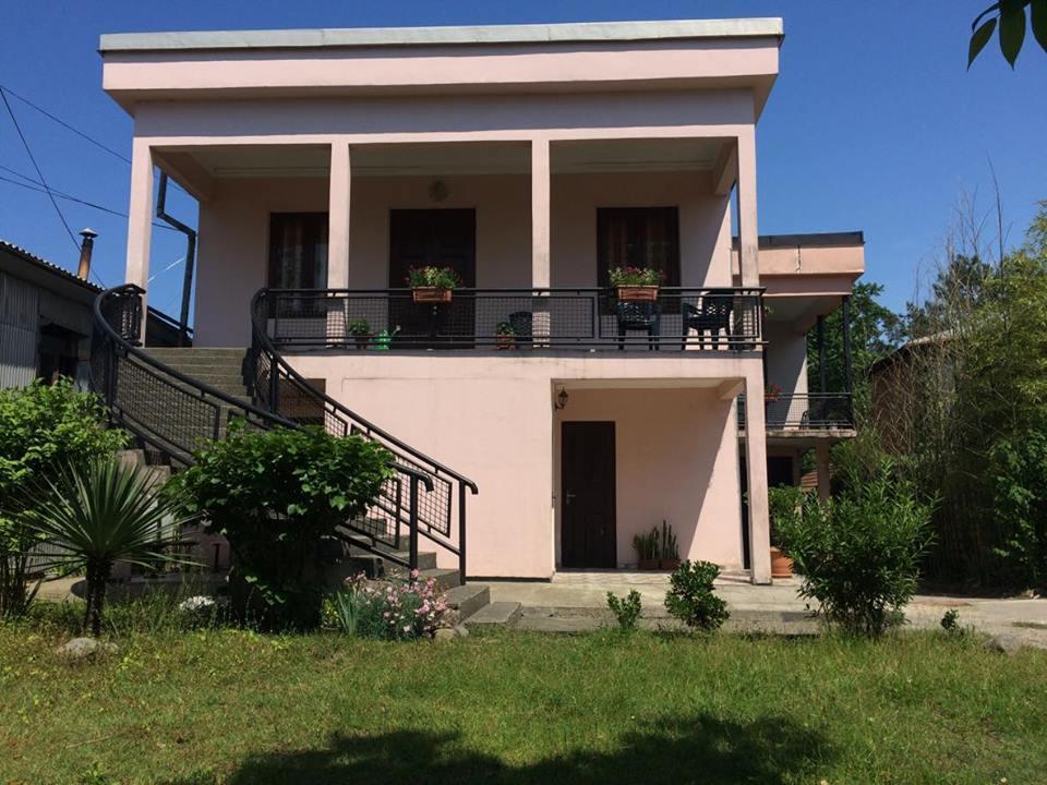 Marinas Guesthouse Kobuleti ภายนอก รูปภาพ