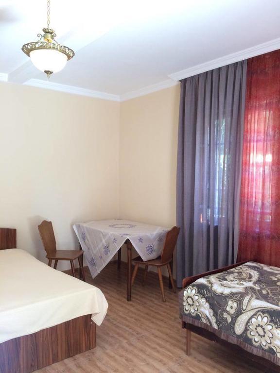 Marinas Guesthouse Kobuleti ภายนอก รูปภาพ