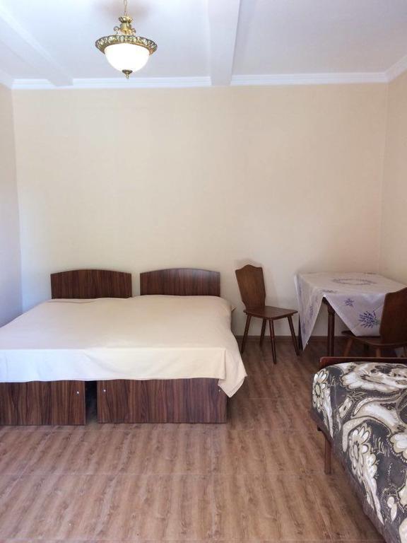 Marinas Guesthouse Kobuleti ภายนอก รูปภาพ