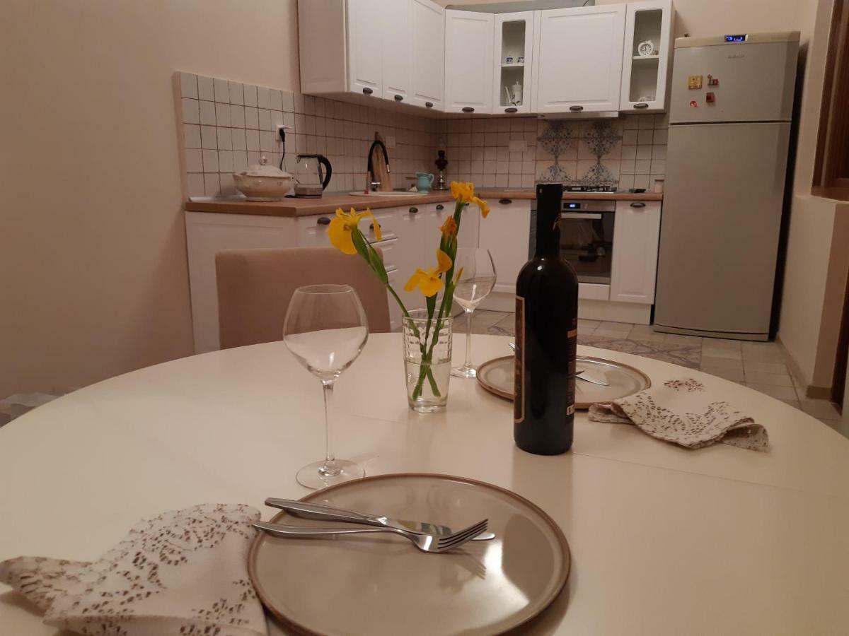 Marinas Guesthouse Kobuleti ภายนอก รูปภาพ
